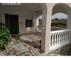 SE VENDE CHALET CON TERRENO Y CASA, PRECIOSAS VISTAS RURAL, CERCA DE LA CIUDAD