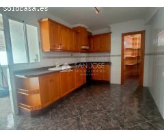 SE VENDE PISO EN BUEN ESTADO EN EL CENTRO DE ASPE