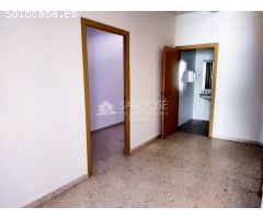 SE VENDE LOCAL COMERCIAL EN ASPE EN LA ZONA DEL PARQUE DOCTOR CALATAYUD