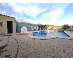 SE VENDE CHALET EN ZONA EL CASTILLO DE NOVELDA, ALICANTE