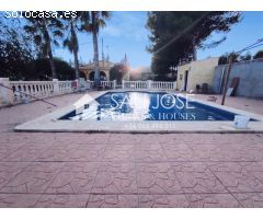 SE VENDE CHALET EN ZONA EL CASTILLO DE NOVELDA, ALICANTE
