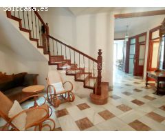 SE VENDE CASA SEÑORIAL DEL SIGLO XIX CON GRAN PATIO PARA REFORMAR PARCIALMENTE EN ASPE