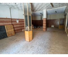 SE VENDE LOCAL QUE HACE ESQUINA EN BUENA ZONA DE ASPE