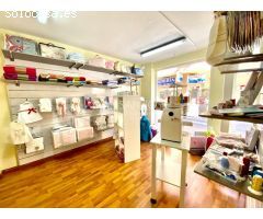 VENTA DE LOCAL COMERCIAL EN CENTRO DE BENIDORM CON TRES ESCAPARATES AL EXTERIOR