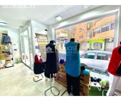 VENTA DE LOCAL COMERCIAL EN CENTRO DE BENIDORM CON TRES ESCAPARATES AL EXTERIOR