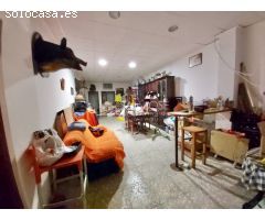 SE VENDE AMPLIO LOCAL COMERCIAL EN EL CENTRO DE HONDÓN DE LAS NIEVES