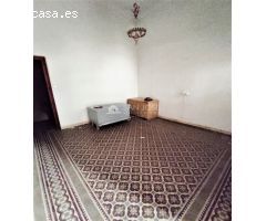 SE VENDE CASA SEÑORIAL EN NOVELDA EN ZONA LA GLORIETA.