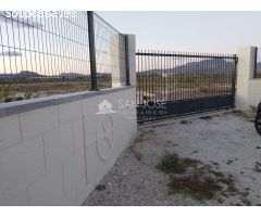 SE VENDE PARCELA CON ALBERGUE EN ZONA HUERTA MAYOR EN ASPE
