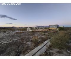 SE VENDE PARCELA CON ALBERGUE EN ZONA HUERTA MAYOR EN ASPE