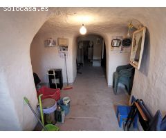 CASA CUEVA MUY CERCA DE CASCO URBANO DE PETREL