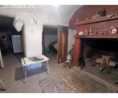 CASA CUEVA MUY CERCA DE CASCO URBANO DE PETREL