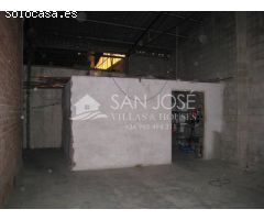 Inmobiliaria San Jose Villas and Houses vende nave industrial en Aspe
