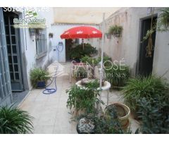 VENTA DE LOCAL COMERCIAL EN NOVELDA EN MUY BUENA ZONA