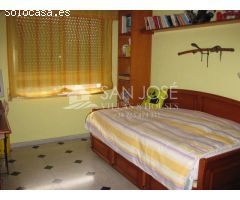 SE VENDE EDIFICIO EN ASPE, LOCAL COMERCIAL MAS VIVIENDA Y PLANTA SÓTANO, PRECIO A CONVENIR