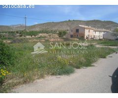 VENTA DE PARCELA CON ALBERGUE CON PROYECTO PARA 5 VIVIENDAS EN ZONA URBANA