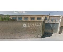 Inmobiliaria San Jose Villas and Houses vende nave industrial en villena