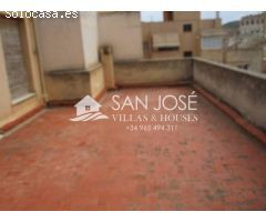 SE VENDE GRAN CASA PARA REFORMAR EN EL CENTRO DE ASPE