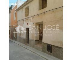 INMOBILIARIA SAN JOSE VENDE CASA SOLAR EN ASPE