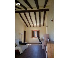 INTERESANTE CASA CON TERRENO EN UNA MUY BUENA ZONA EN PINOSO
