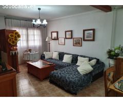 VENTA CASA ADOSADA EN PLENO CENTRO DE PINOSO