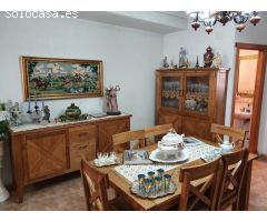 VENTA CASA ADOSADA EN PLENO CENTRO DE PINOSO