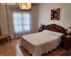 VENTA CASA ADOSADA EN PLENO CENTRO DE PINOSO
