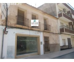 VENTA CASA CON LOCAL COMERCIAL