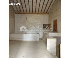 INMOBILIARIA SAN JOSE VENDE CASA DE CAMPO ADOSADA EN LA ROMANA ZONA ALCANA