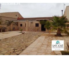 VENTA CASA DE PIEDRA CABALLUSA ( PINOSO) ALICANTE