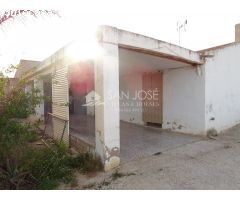 VENTA DE CASA DE CAMPO EN CAMINO DE HONDÓN EN ASPE CON ALMACÉN DE 50 M2