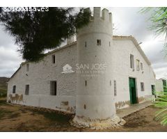 VENTA DE FINCA CON CASA SOLARIEGA EN YECLA ANTIGUAMENTE FUERTE DE LA GUERRA DE SUCESIÓN DEL AÑO 1704