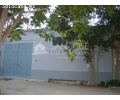VENTA DE NAVE INDUSTRIAL EN ELCHE ZONA PORTALADA , SOLO APTA COMO ALMACEN
