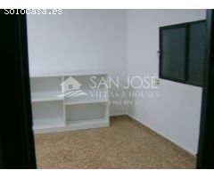 VENTA DE NAVE INDUSTRIAL EN ELCHE ZONA PORTALADA , SOLO APTA COMO ALMACEN