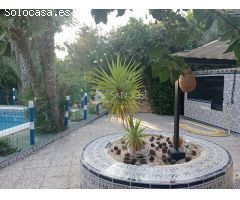 SE VENDE CHALET CON PISCINA Y TERRENO EN CREVILLENTE