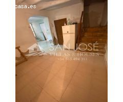 CASA EN CENTRO DE MONFORTE DEL CID EN VENTA.