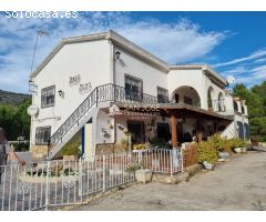 Se vende chalet en Petrer, zona Caprala