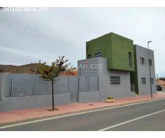 SE VENDE CHALET EN HONDON DE LOS FRAILES