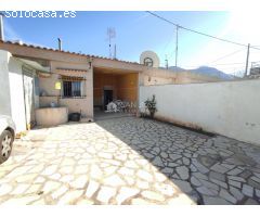 SE VENDE CASA CUEVA EN LA ALGUEÑA.