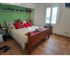 SE VENDE BONITO CHALET CON PISCINA Y CASA DE INVITADOS EN MUY BUENA ZONA DE AGOST