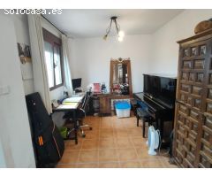 SE VENDE BONITO CHALET CON PISCINA Y CASA DE INVITADOS EN MUY BUENA ZONA DE AGOST