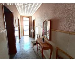 SE VENDE AMPLIA CASA CON GRAN PATIO EN MONFORTE DEL CID