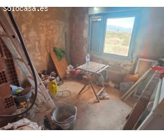 SE VENDE CASA DE CAMPO ADOSADA SEMIREFORMADA EN ZIONA TRANQUILA DEL TERMINO DE LA ROMANA