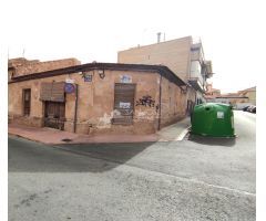 SE VENDE CASA EN NOVELDA PARA DERRIBAR EN AVENIDA REYES CATÓLICOS.