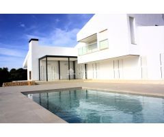CHALET EN PRIMERA LINEA DE CAMPO DE GOLF, ALENDA GOLF, ALICANTE