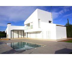 CHALET EN PRIMERA LINEA DE CAMPO DE GOLF, ALENDA GOLF, ALICANTE