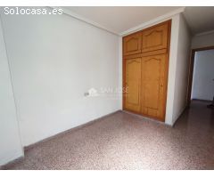 VENTA DE PISO EN CATRAL.  MUY LUMINOSO
