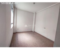 VENTA DE PISO EN CATRAL.  MUY LUMINOSO