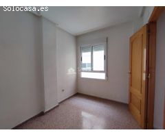VENTA DE PISO EN CATRAL.  MUY LUMINOSO