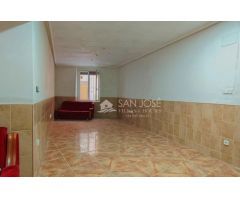 VENTA DE CASA EN EL CENTRO DE NOVELDA