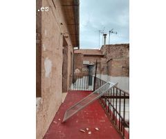 VENTA DE PISO EN LA ROMANA, PARA REFORMAR